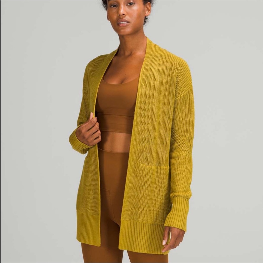 NWT LULULEMON Cashlu Sweater Wrap
Auric Gold cashmere blend size XL/XXL